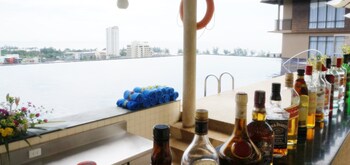 Poolside Bar