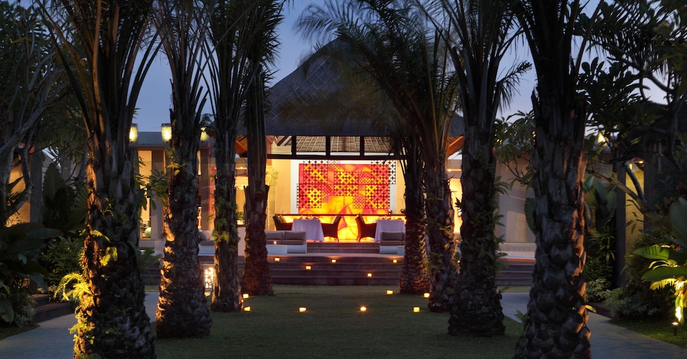 Hotel Lounge