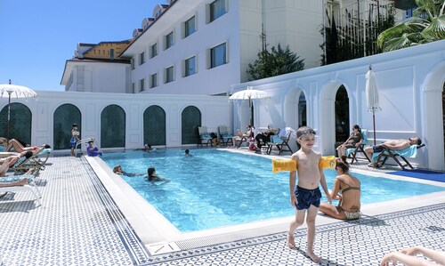 Sura Design Hotel and Suites - Boutique Class