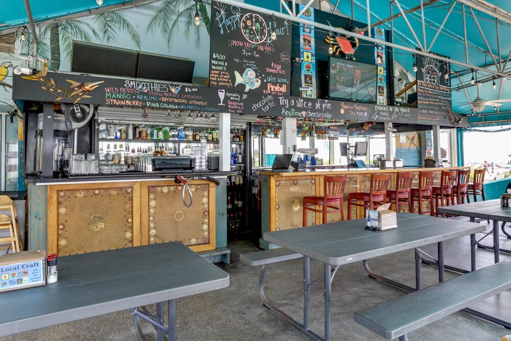 Hotel Bar