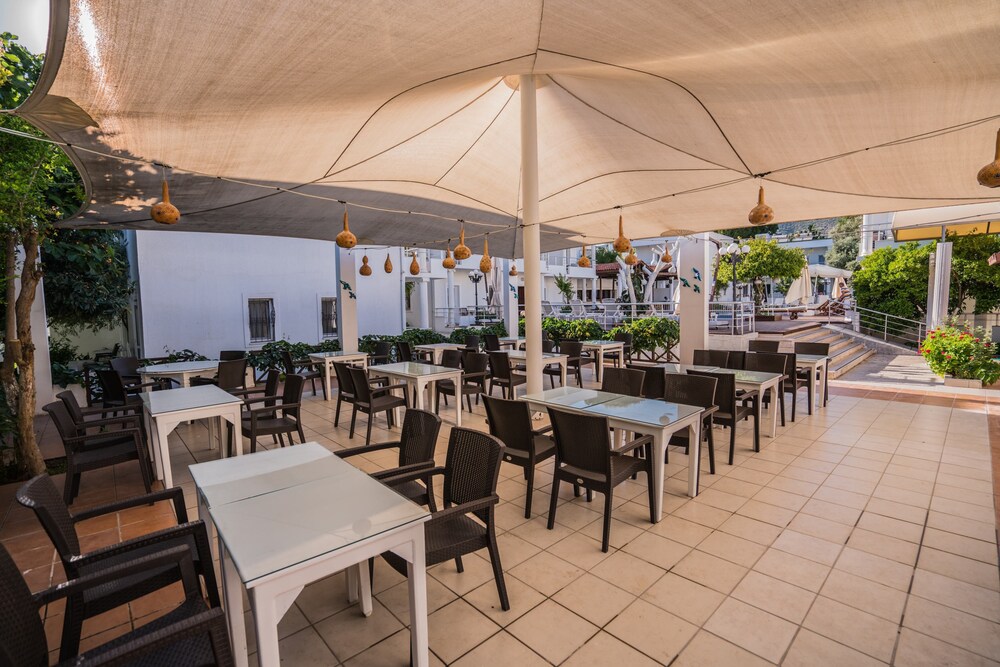 Food Court