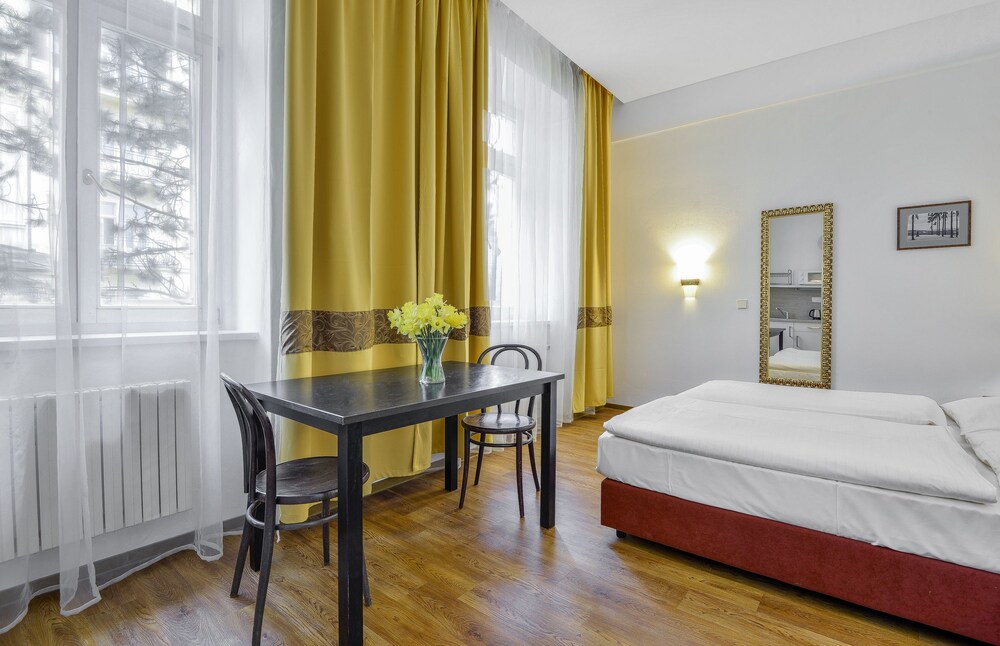 Studio - Guestroom