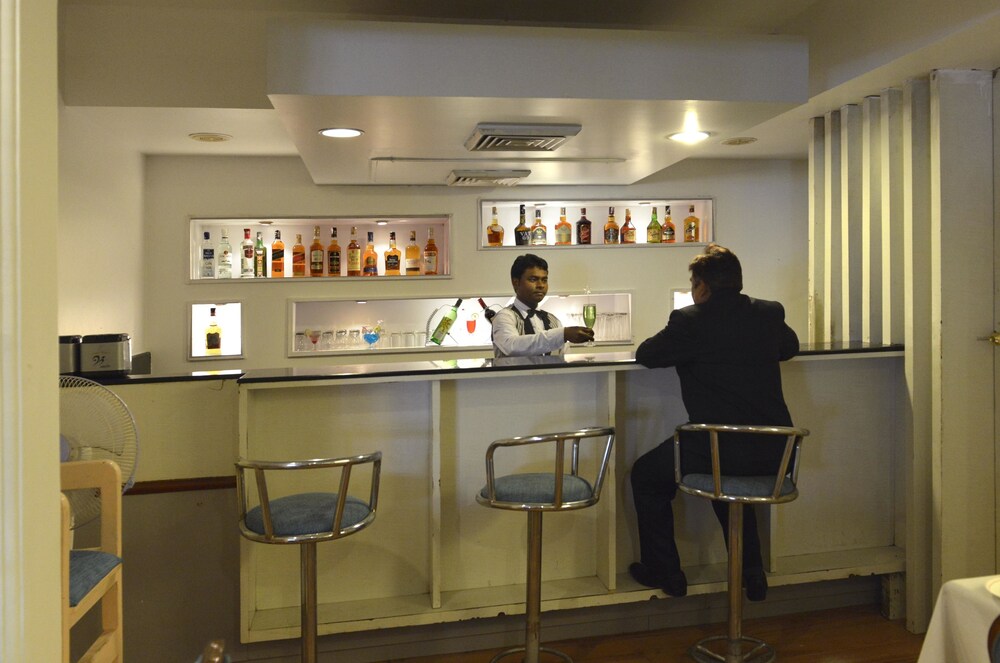 Hotel Bar