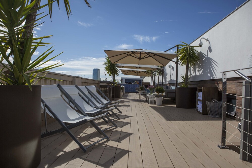 Poolside Bar