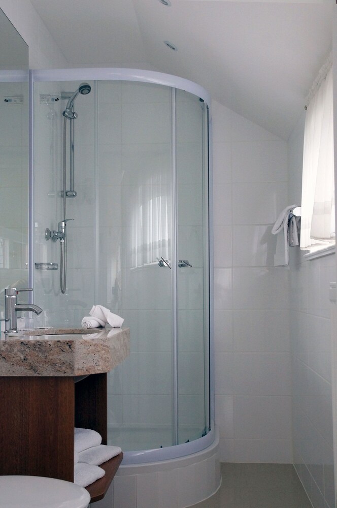 Dusche im Bad