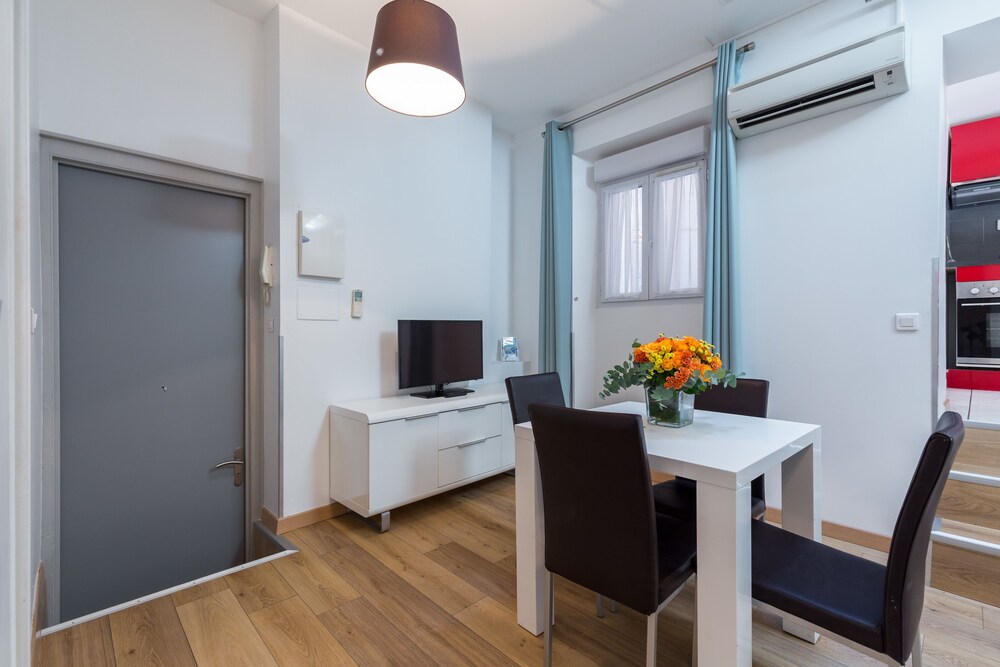 Superior Apartment, Kitchen - In-Room Dining