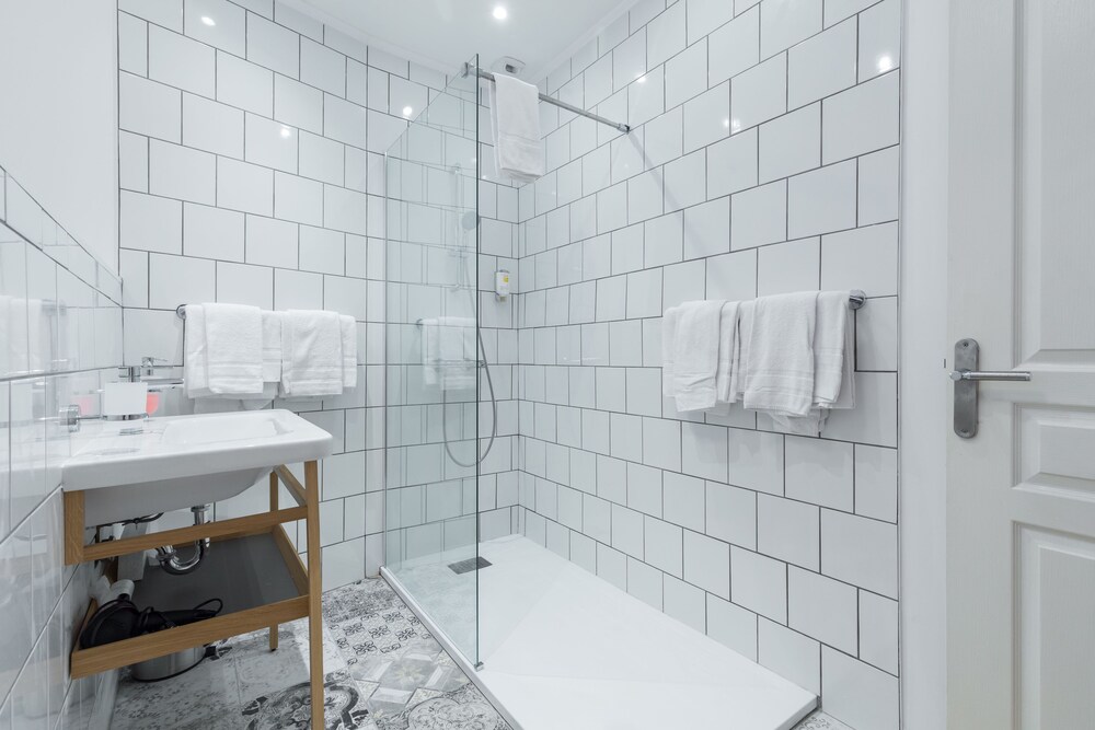 Apartment, Ground Floor (2 pièces) - Bathroom