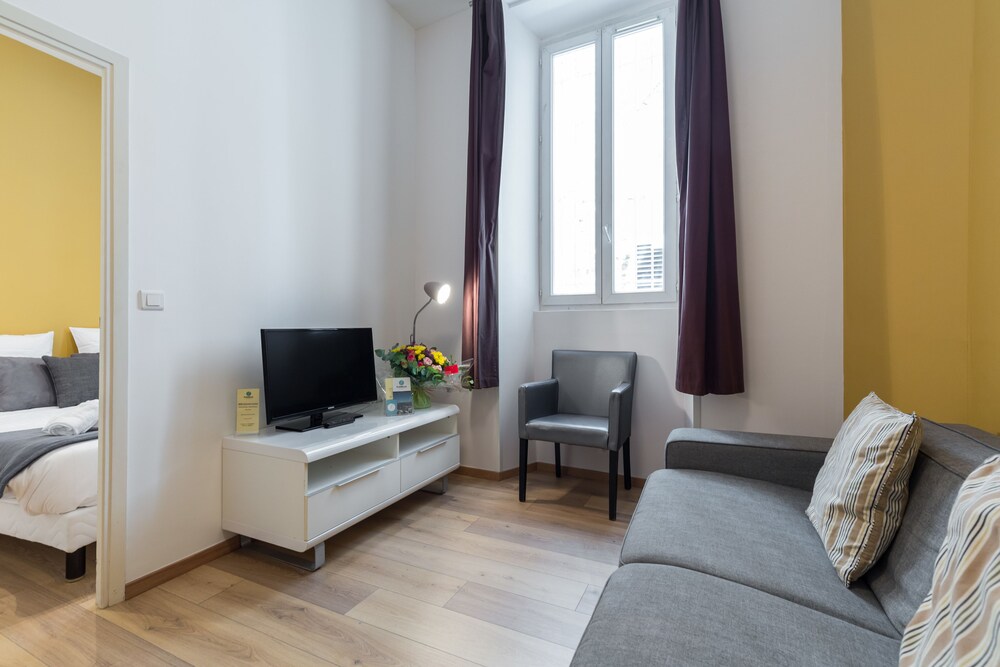 Apartment, Ground Floor (2 pièces) - Featured Image