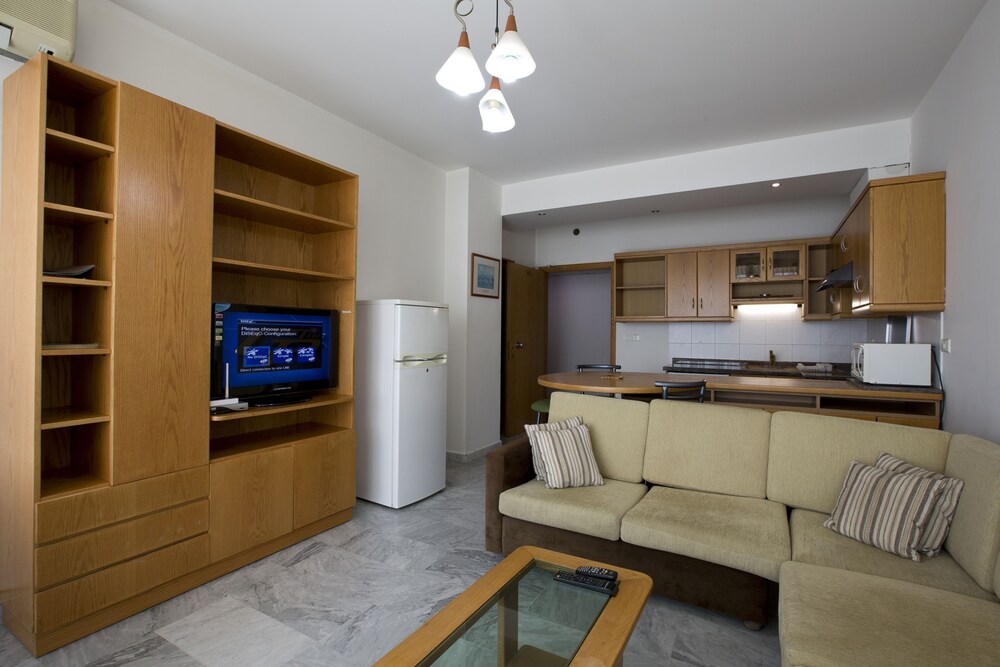 Suite, 3 Bedrooms, Sea View - Guestroom