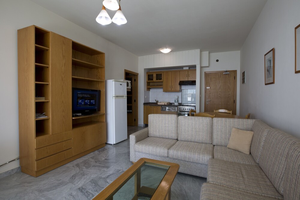 Suite, 1 Bedroom, Sea View - Living Area