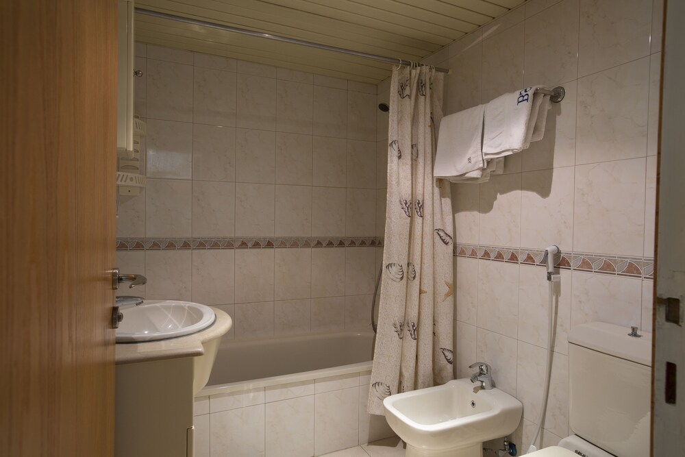Suite, 3 Bedrooms, Sea View - Bathroom
