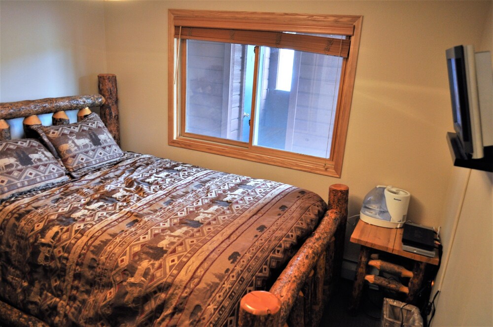 2 Bedroom Standard - Guestroom