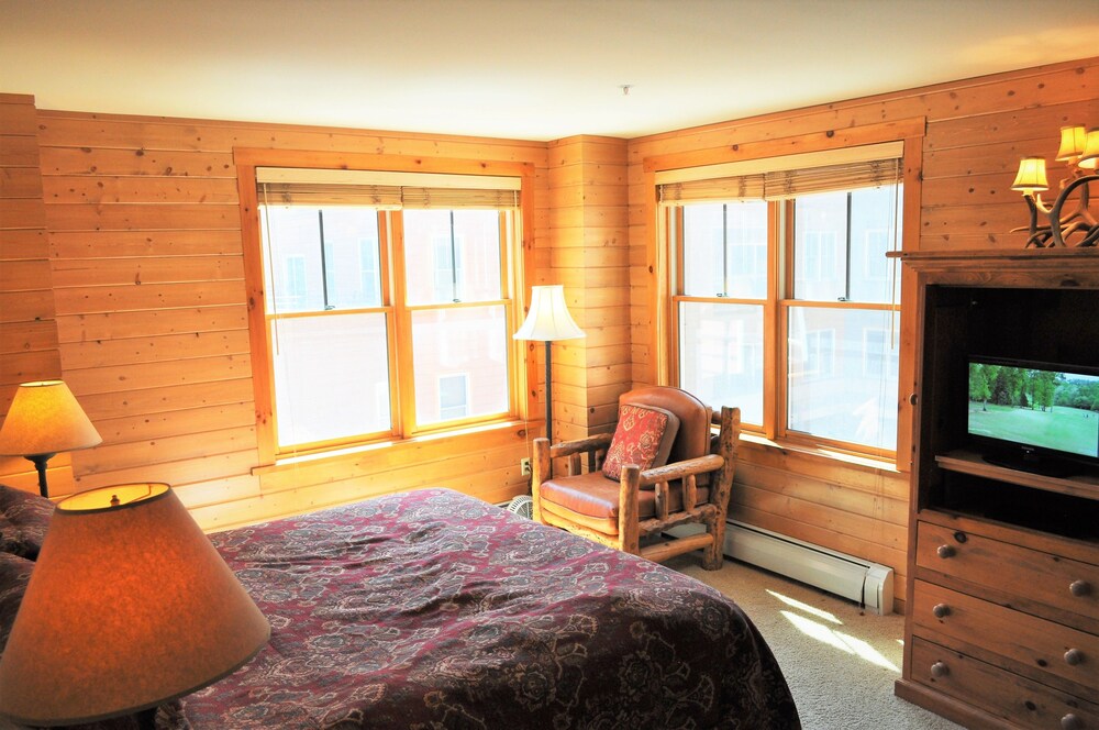 3 Bedroom Deluxe - Guestroom