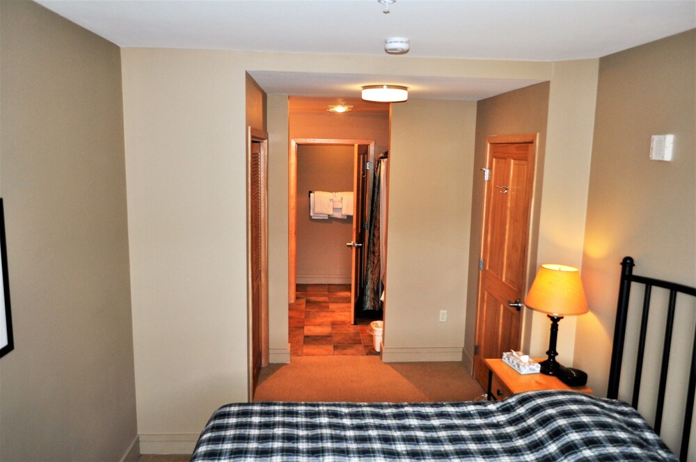 2 Bedroom Standard - Guestroom
