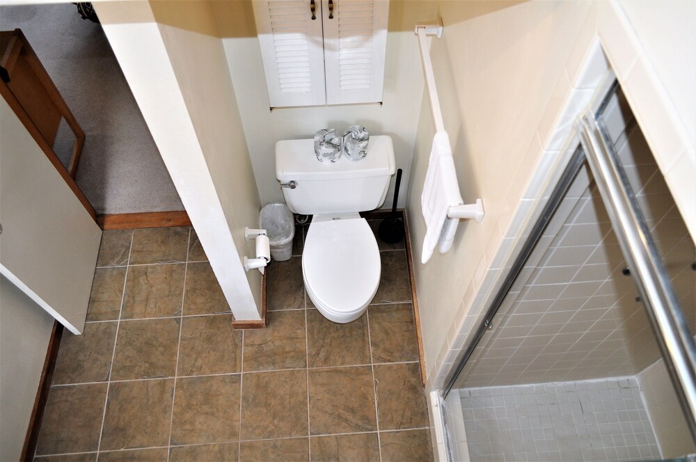 2 Bedroom Standard - Bathroom