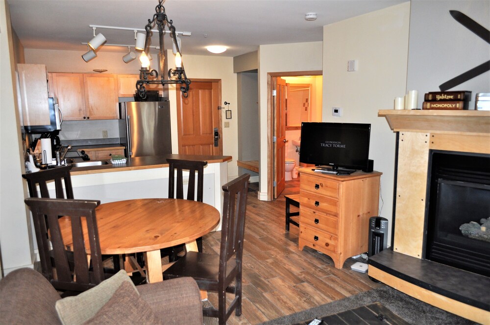2 Bedroom Standard - In-Room Dining
