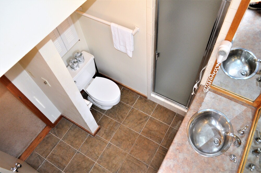 2 Bedroom Standard - Bathroom