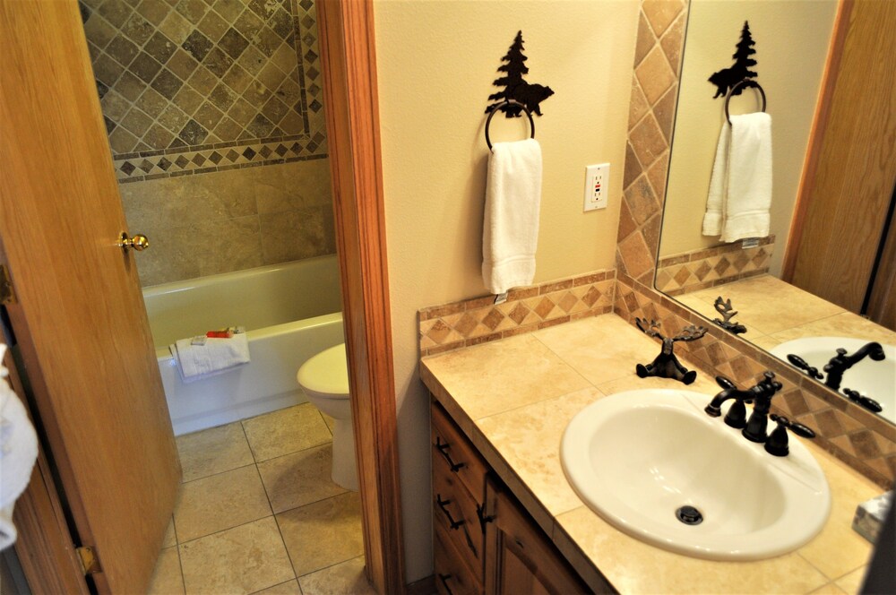2 Bedroom Standard - Bathroom