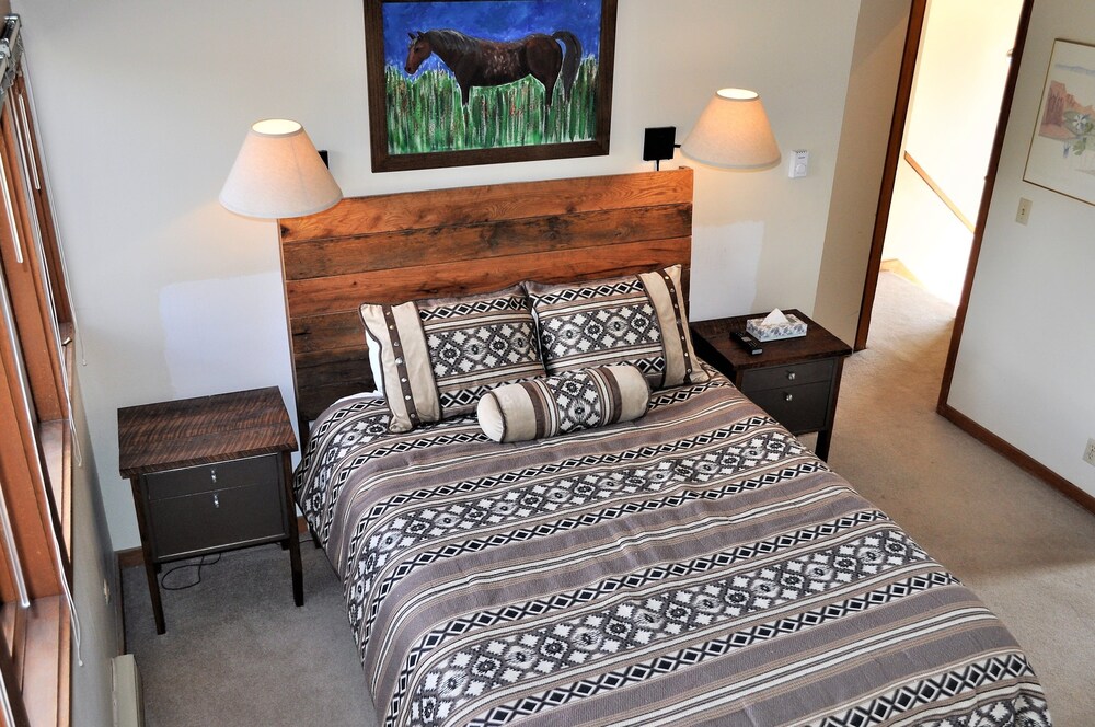 2 Bedroom Standard - Guestroom