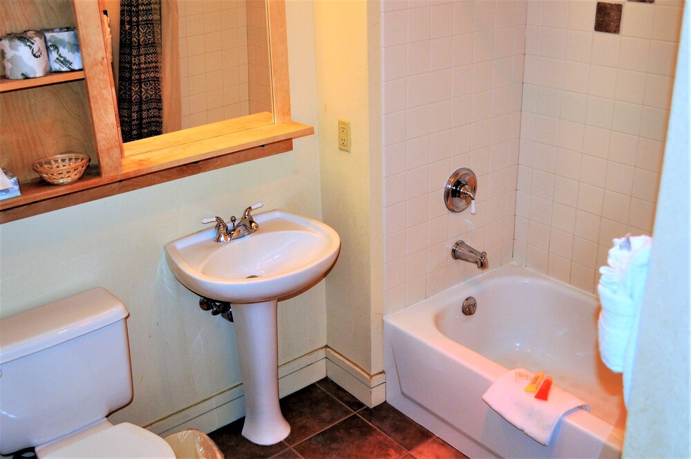 2 Bedroom Standard - Bathroom