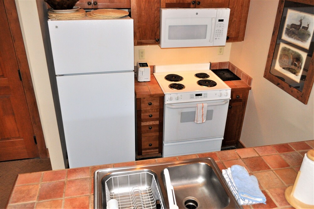 Standard Room, 1 Bedroom - In-Room Kitchen