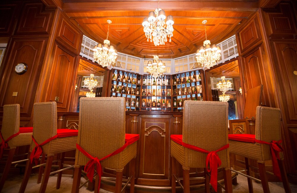 Hotel Bar