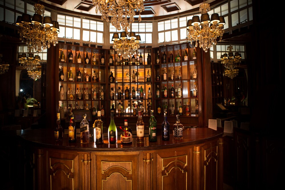 Hotel Bar