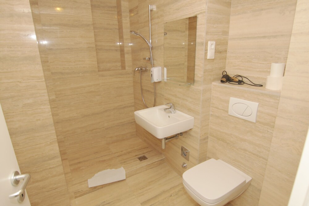 Suite, 1 Bedroom - Bathroom
