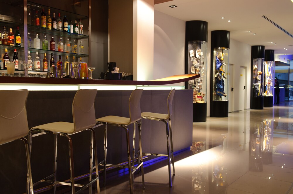 Hotel Bar