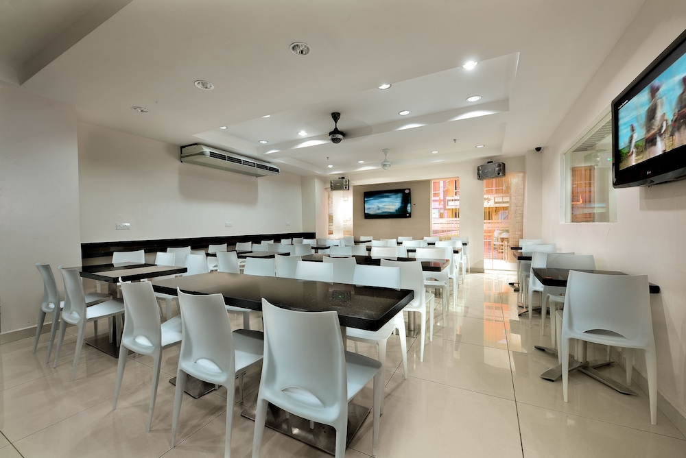 Food Court