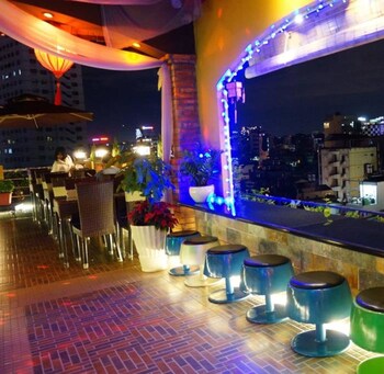Hotel Bar