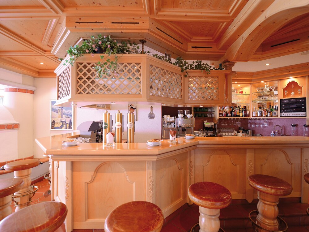 Hotel Bar