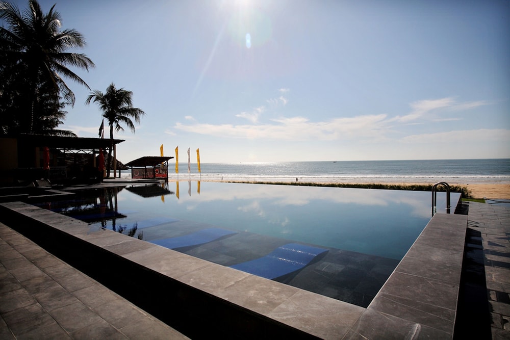 Infinity Pool
