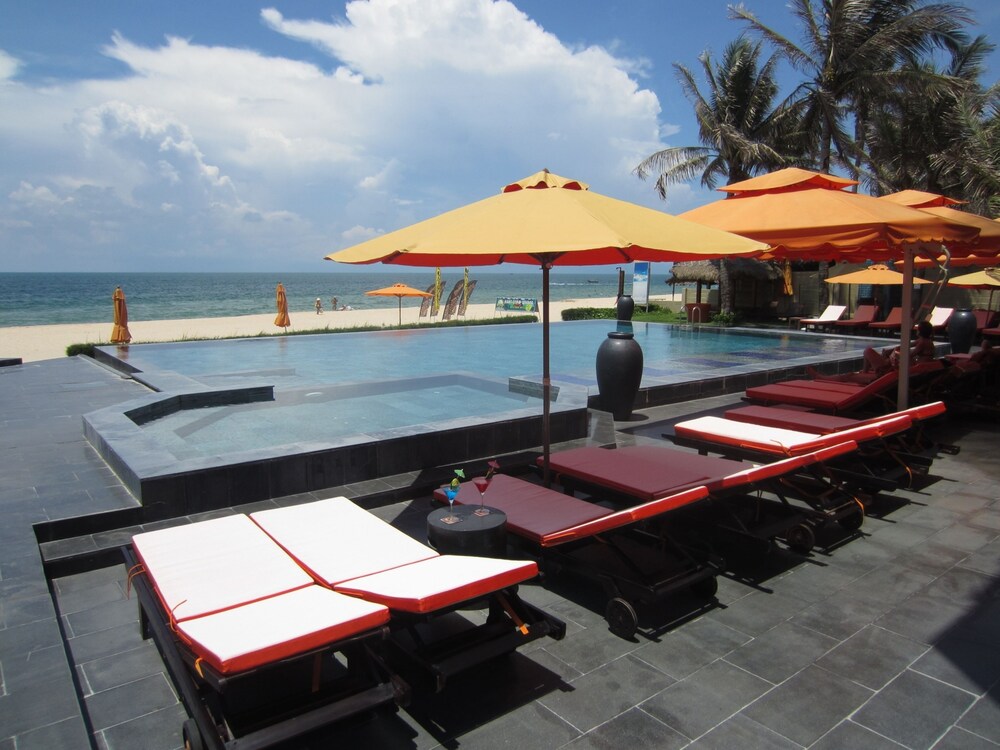 Infinity Pool