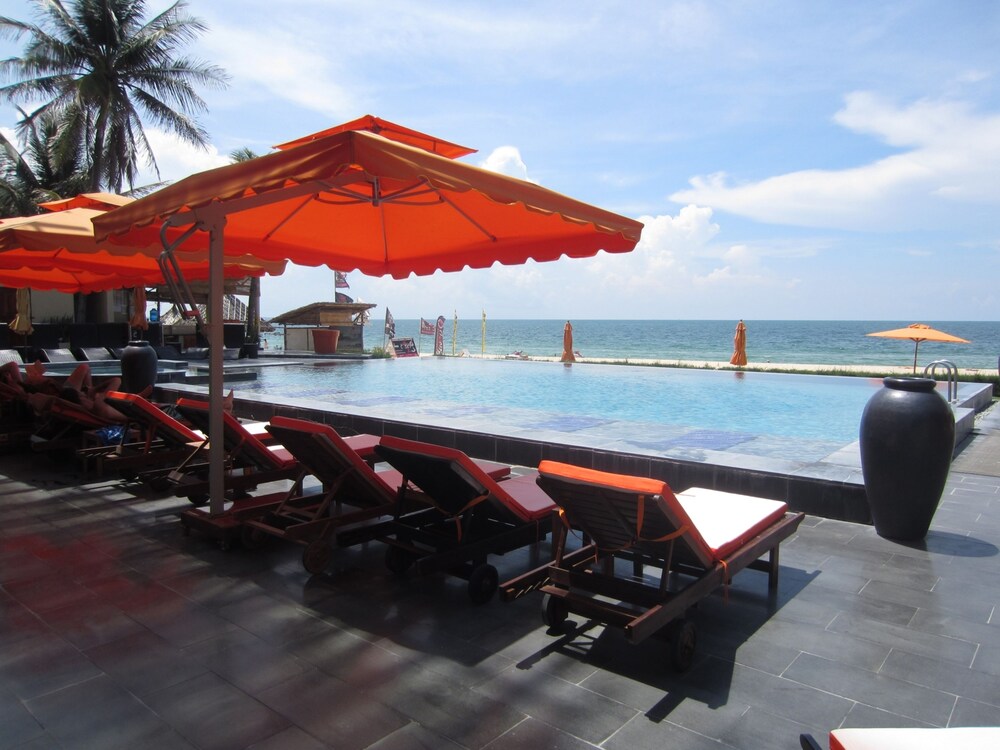 Infinity Pool