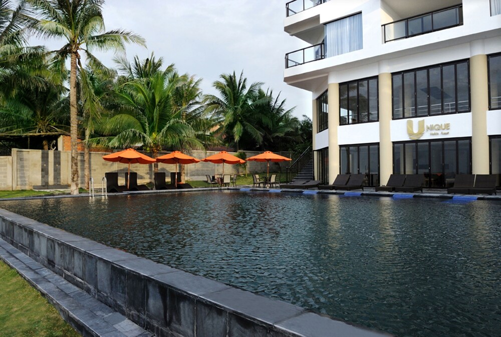 Infinity Pool
