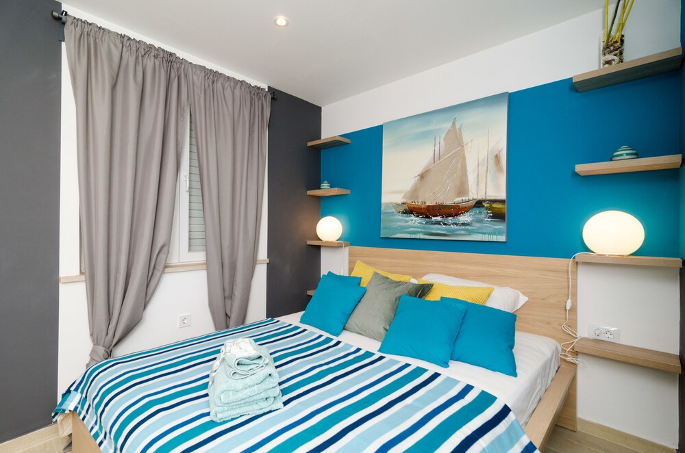 Standard Studio, 1 Large Double Bed, Kitchenette - Guestroom