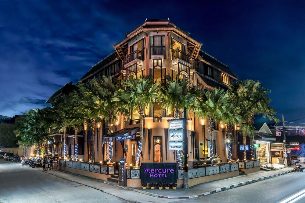 Hotel Front - Evening/Night