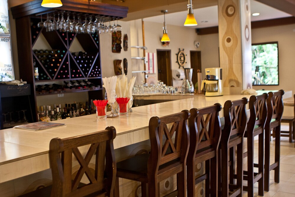 Hotel Bar