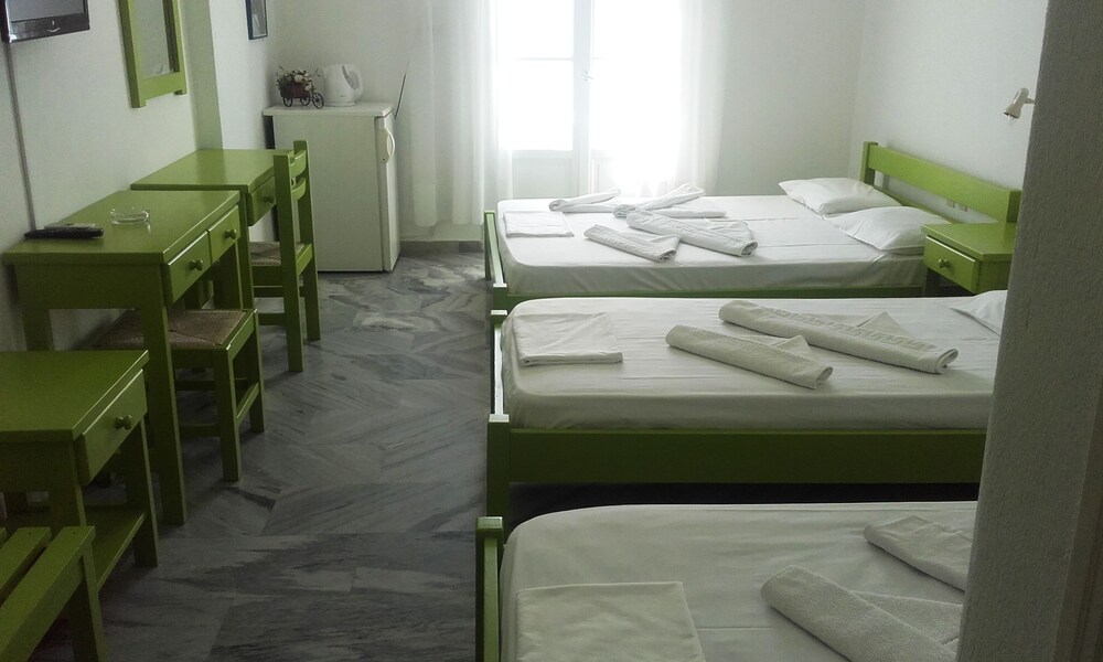 Quadruple Room - Guestroom