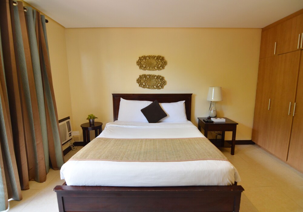 Studio, 1 Large Double Bed - Guestroom