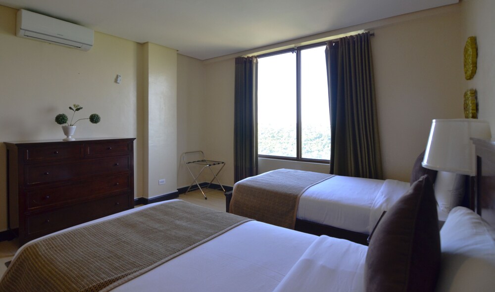 Studio Double - Guestroom