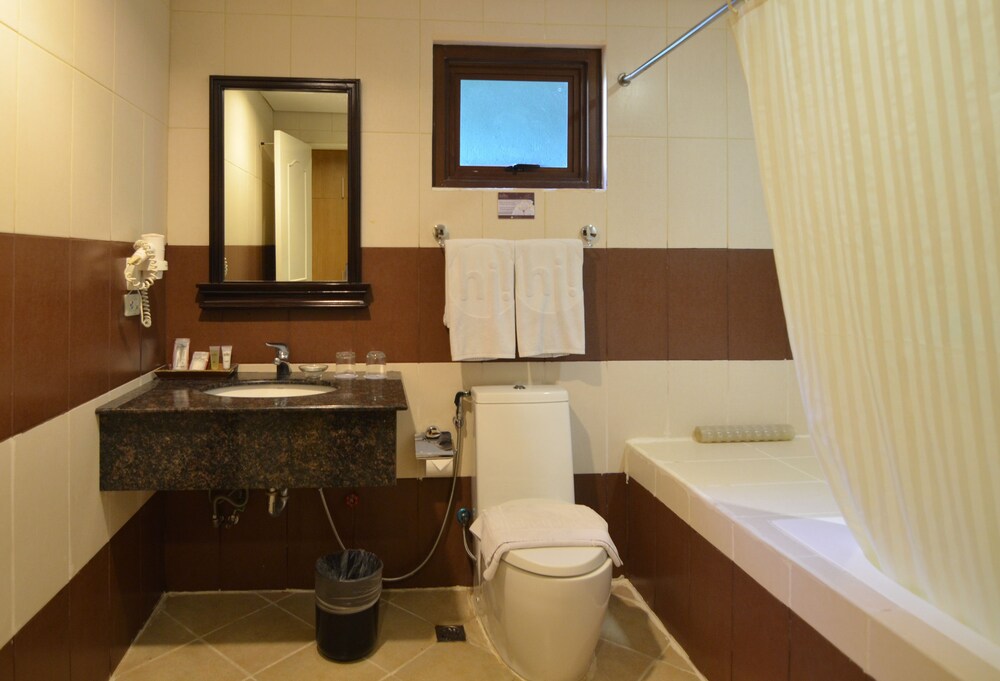 Suite, 3 Bedrooms - Bathroom