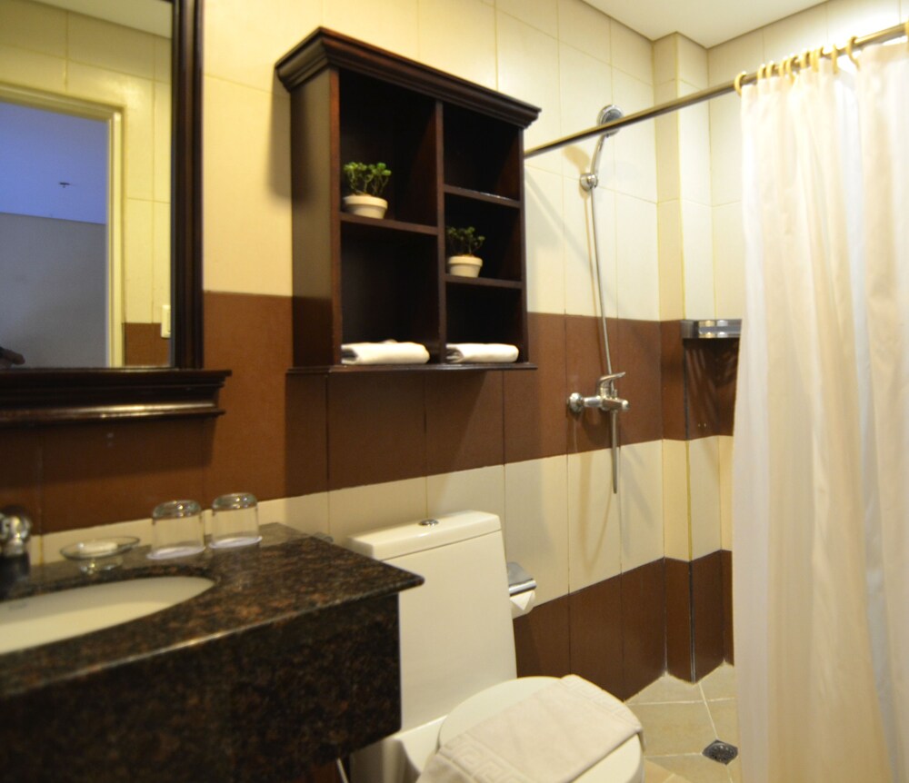 Suite, 2 Bedrooms - Bathroom
