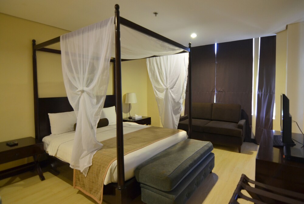 Suite, 3 Bedrooms - Guestroom