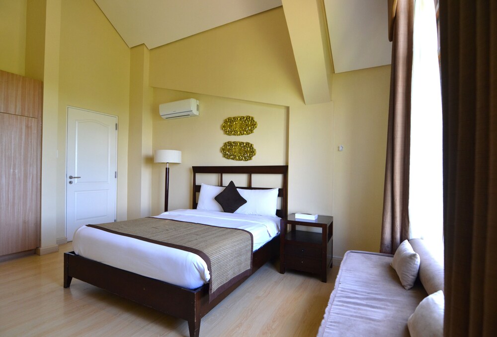 Suite, 3 Bedrooms - Guestroom