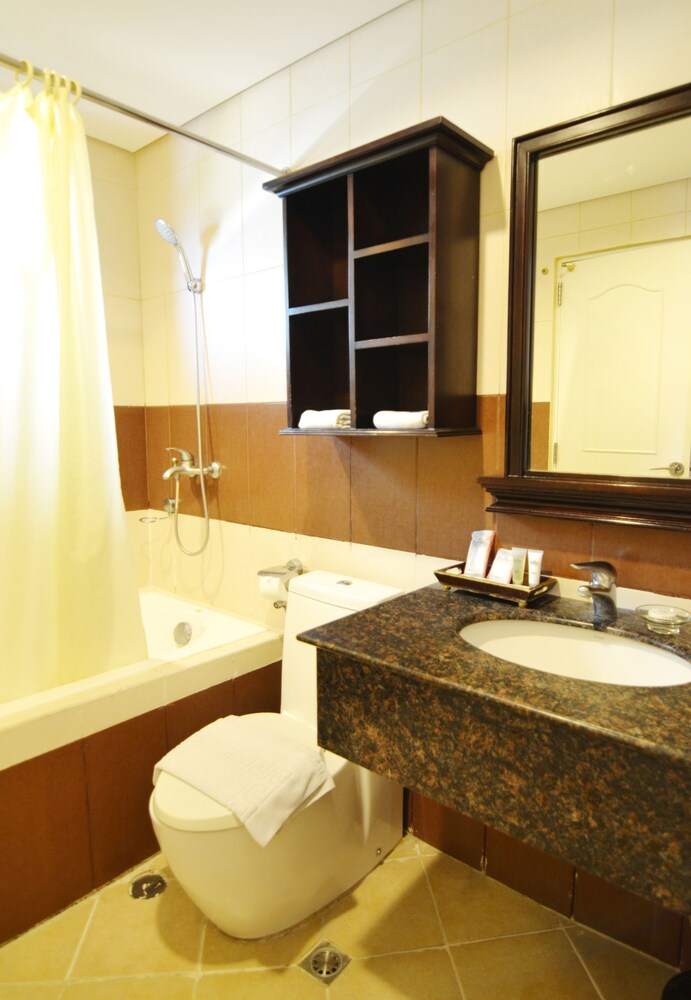 Suite, 3 Bedrooms - Bathroom