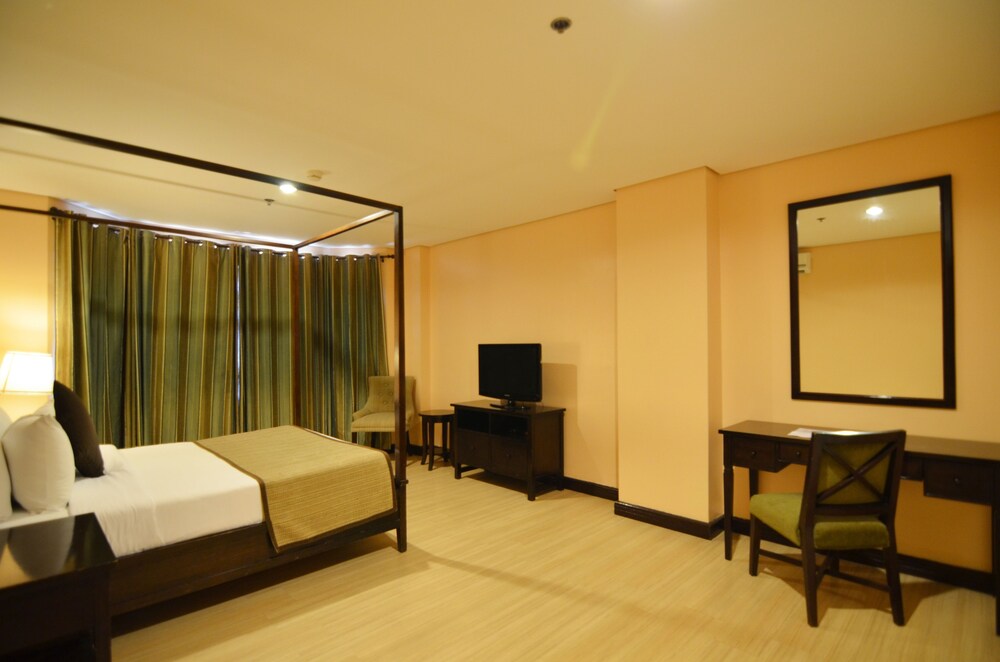 Suite, 3 Bedrooms - Guestroom