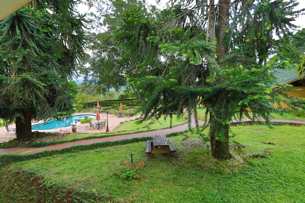 Jardines del establecimiento