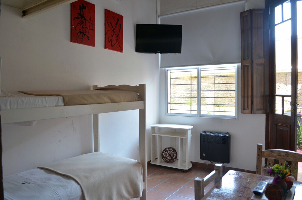 Deluxe Apartment, 2 Bedrooms - Living Room